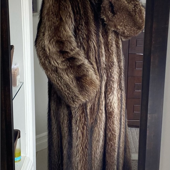 Fur Coat - Racoon - Picture 4 of 12